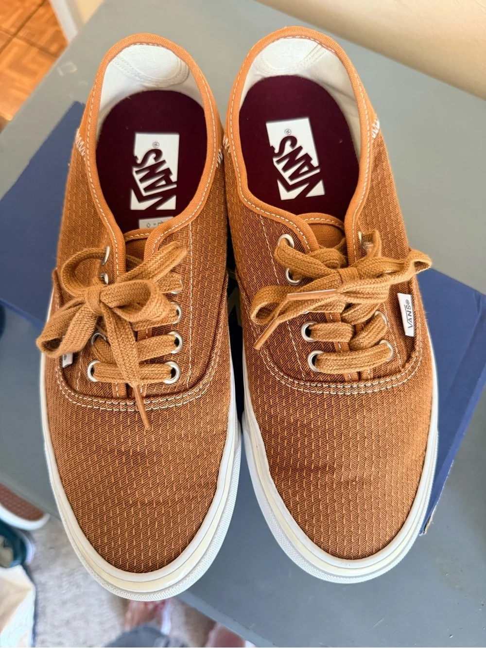 Gently Worn Lx Authentic 44 Kickdown Men’s 8/Women’s 9.5 Sashiko Meerkat Tan